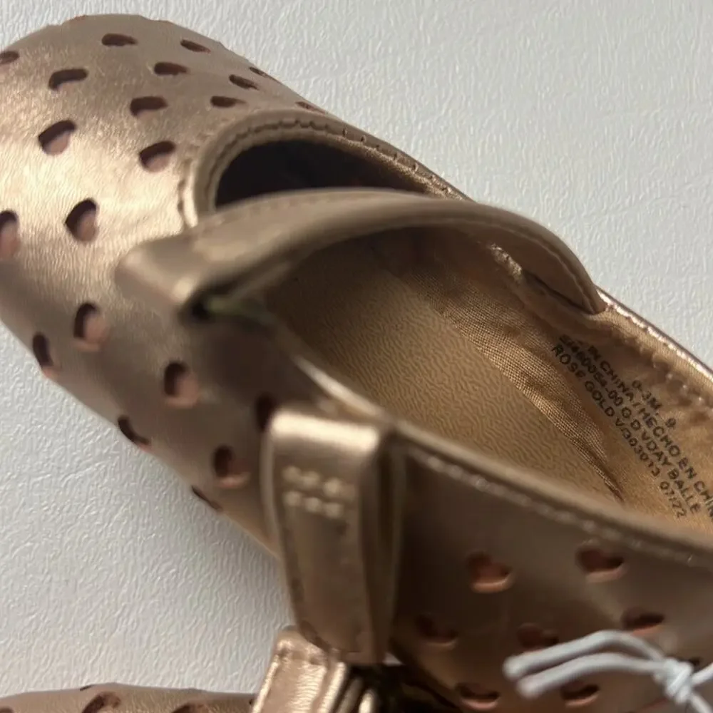Old Navy Perforated Hearts Mary Jane Shimmer Baby Shoes  Sz 0-3 M